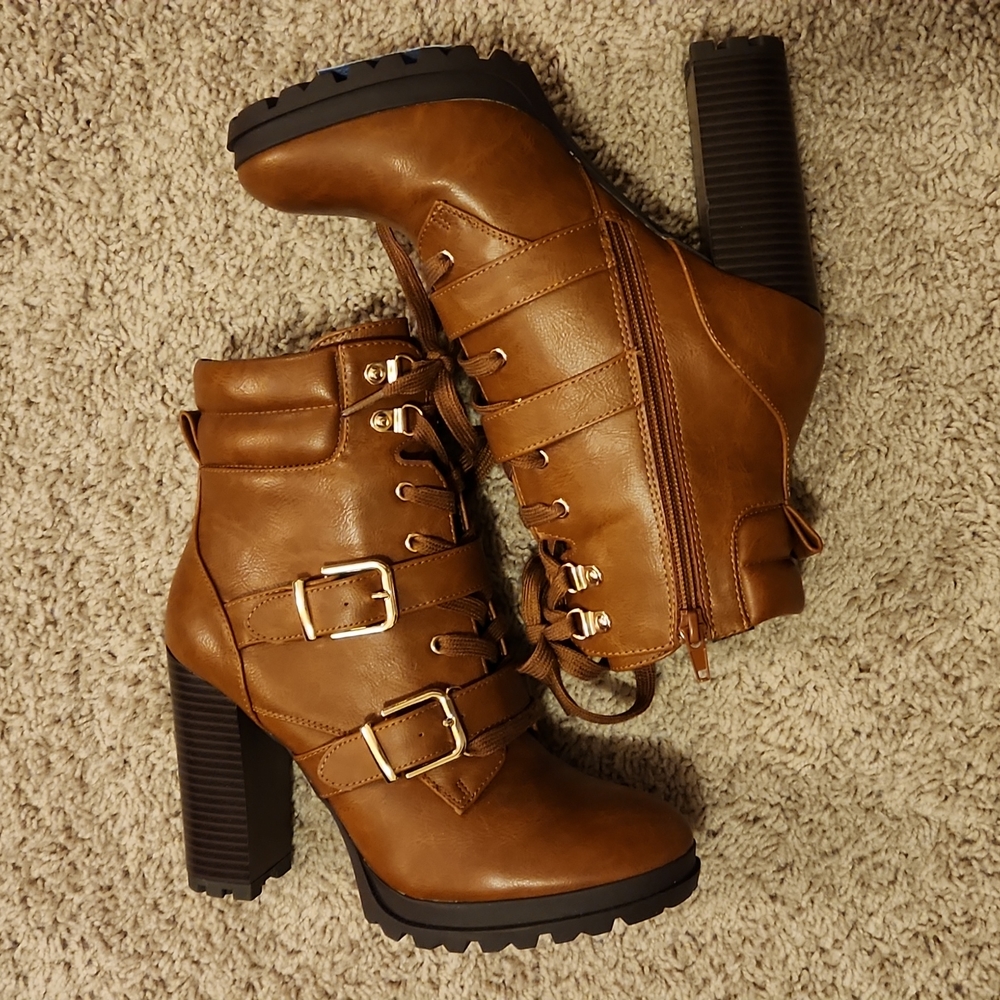 NWOT booties
